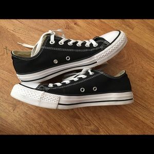 PRICE DROP! LIKE NEW Black Converse